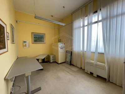 Locale commerciale, Via Brilla, Savona, SV