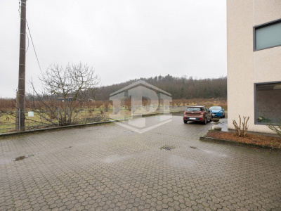 Capannone  e locale commerciale, Strada Serravalle, Novi Ligure (AL)