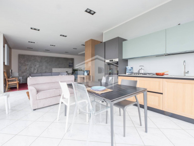 Capannone  e locale commerciale, Strada Serravalle, Novi Ligure (AL)