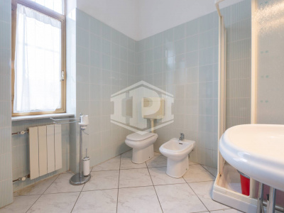 Capannone  e locale commerciale, Strada Serravalle, Novi Ligure (AL)