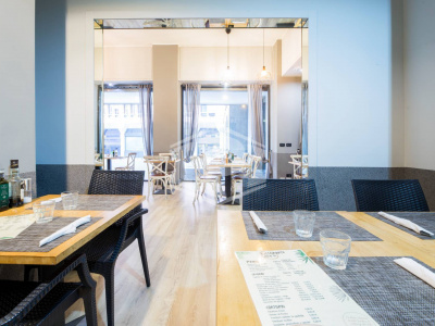 Locale commerciale, Largo XII Ottobre, Genova, Ge