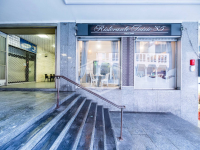 Locale commerciale, Largo XII Ottobre, Genova, Ge