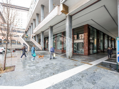 Locale commerciale, Largo XII Ottobre, Genova, Ge