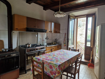 Quadrilocale con giardino a Vallico di Sopra - Fabbriche di Vergemoli (LU)