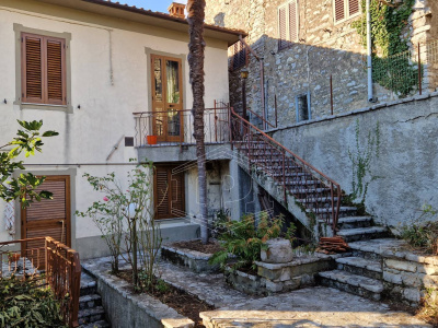 Quadrilocale con giardino a Vallico di Sopra - Fabbriche di Vergemoli (LU)