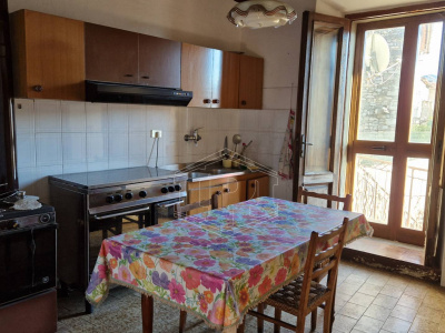 Quadrilocale con giardino a Vallico di Sopra - Fabbriche di Vergemoli (LU)