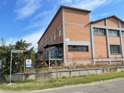 Edificio cielo-terra via Trento, Fabbrico (RE)