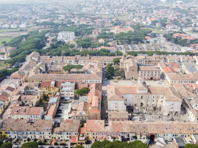 Trilocale in  Circonvall. Sacchetti, Centro Storico, Cervia (RA)