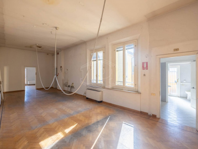 Bilocale con tavernetta in Strada Maggiore, Bologna (BO)