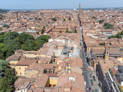Bilocale di pregio con terrazzo in Strada Maggiore, Bologna (BO)