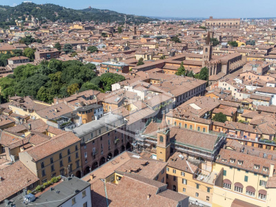 Bilocale di pregio con terrazzo in Strada Maggiore, Bologna (BO)