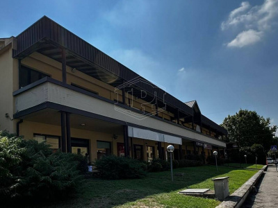 Locale commerciale in centro a Granarolo dell'Emilia (BO)