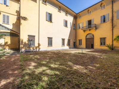 Appartamento di pregio con cortile privato in Strada Maggiore, Bologna (BO)