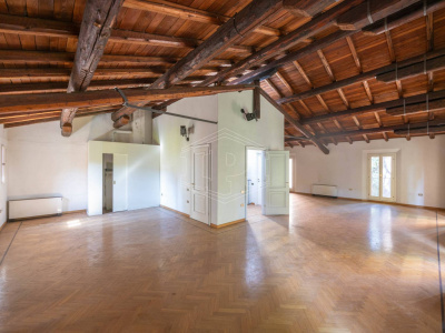 Appartamento di pregio con cortile privato in Strada Maggiore, Bologna (BO)