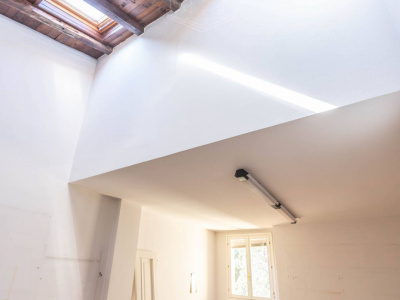 Bilocale con travi in legno in Strada Maggiore, Bologna (BO)