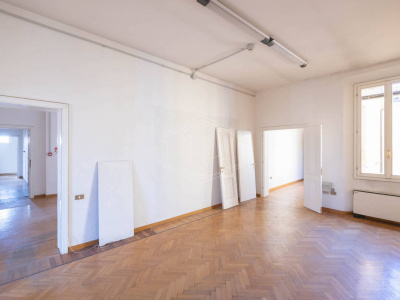 Ampio Trilocale di pregio in Strada Maggiore, Bologna (BO)