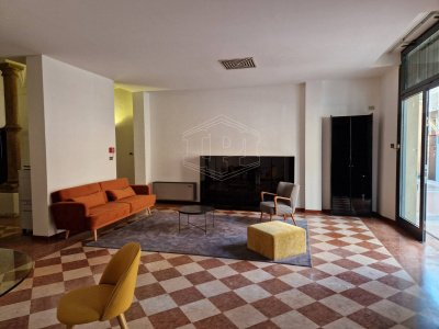 Locale commerciale in Centro, Strada Maggiore, Bologna (BO)