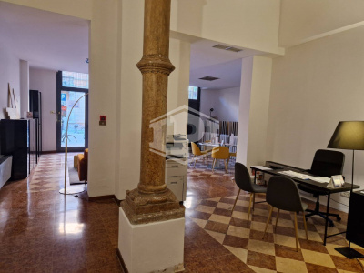 Locale commerciale in Centro, Strada Maggiore, Bologna (BO)