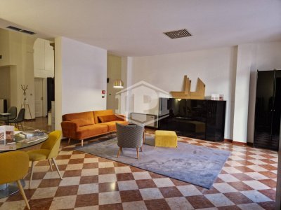 Locale commerciale in Centro, Strada Maggiore, Bologna (BO)