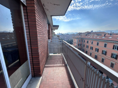 Appartamento di ampie dimensioni, adiacente via Milazzo, Bologna (BO)