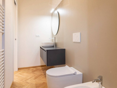 Trilocale pari al nuovo in Centro, Via Milazzo, Bologna (BO)