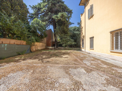 Villa indipendente in centro, Strada Maggiore, Bologna