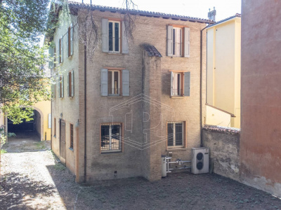 Villa indipendente in centro, Strada Maggiore, Bologna