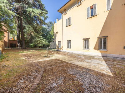 Villa indipendente in centro, Strada Maggiore, Bologna