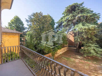 Palazzina indipendente in centro, Strada Maggiore, Bologna