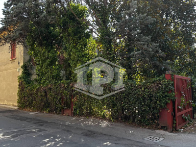 Complesso immobiliare residenziale con corte e posti auto in centro ad Anzola dell'Emilia, (BO)