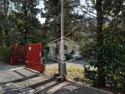 Complesso immobiliare residenziale con corte e posti auto in centro ad Anzola dell'Emilia, (BO)