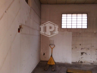 Complesso immobiliare residenziale con corte e posti auto in centro ad Anzola dell'Emilia, (BO)