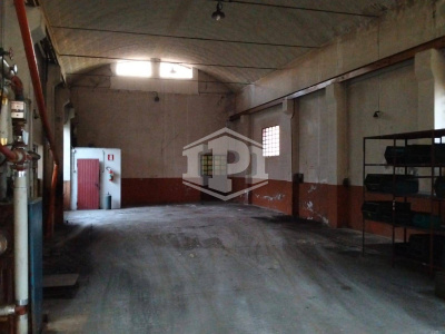 Complesso immobiliare residenziale con corte e posti auto in centro ad Anzola dell'Emilia, (BO)