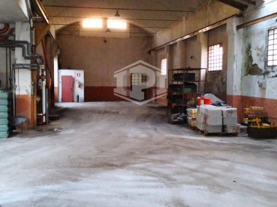 Complesso immobiliare residenziale con corte e posti auto in centro ad Anzola dell'Emilia, (BO)