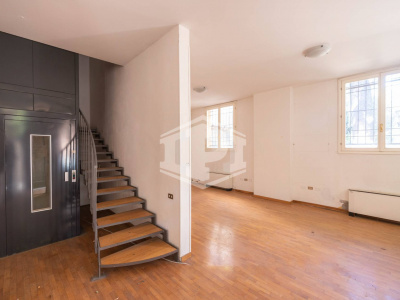 Palazzina direzionale indipendente in centro, Strada Maggiore, Bologna