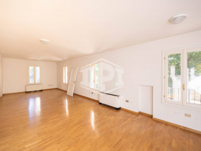 Palazzina direzionale indipendente in centro, Strada Maggiore, Bologna