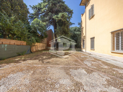 Palazzina direzionale indipendente in centro, Strada Maggiore, Bologna