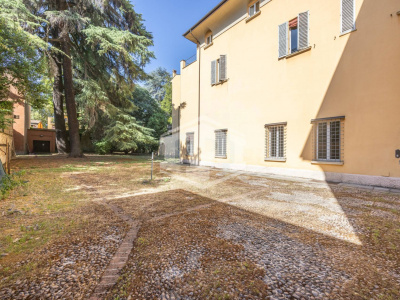 Palazzina direzionale indipendente in centro, Strada Maggiore, Bologna