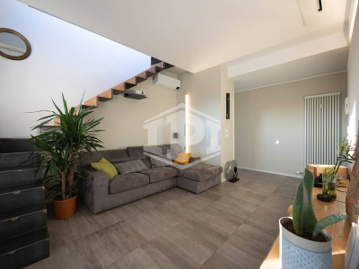 Appartamento ultimo piano con terrazza abitabile in centro a Zola Predosa (BO)