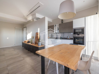 Appartamento ultimo piano con terrazza abitabile in centro a Zola Predosa (BO)