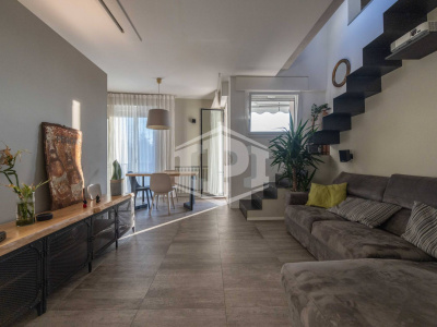 Appartamento ultimo piano con terrazza abitabile in centro a Zola Predosa (BO)