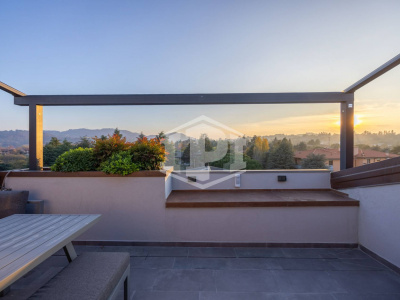 Appartamento ultimo piano con terrazza abitabile in centro a Zola Predosa (BO)