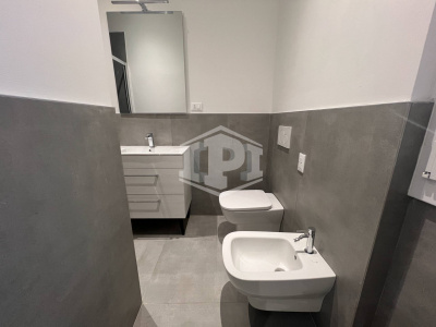 Trilocale ristrutturato, via Bonvicini, Bologna (BO)