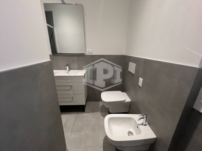 Trilocale ristrutturato, via Bonvicini, Bologna (BO)