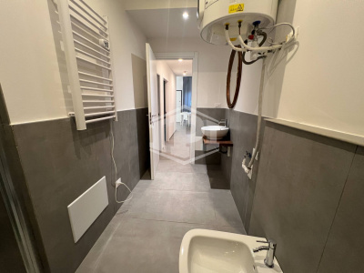 Trilocale ristrutturato, via Bonvicini, Bologna (BO)