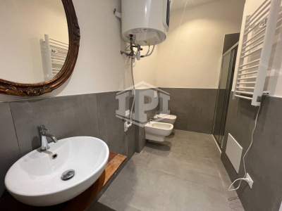 Trilocale ristrutturato, via Bonvicini, Bologna (BO)