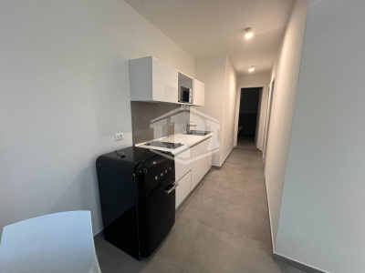 Trilocale ristrutturato, via Bonvicini, Bologna (BO)