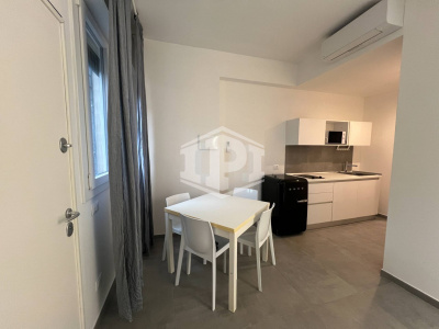 Trilocale ristrutturato, via Bonvicini, Bologna (BO)