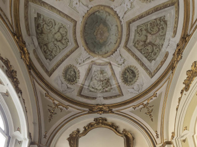 Bilocale di pregio in centro, via Barberia, Bologna (BO)