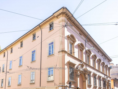 Appartamento di pregio con altana in pieno Centro, Via Barberia, Bologna (BO)